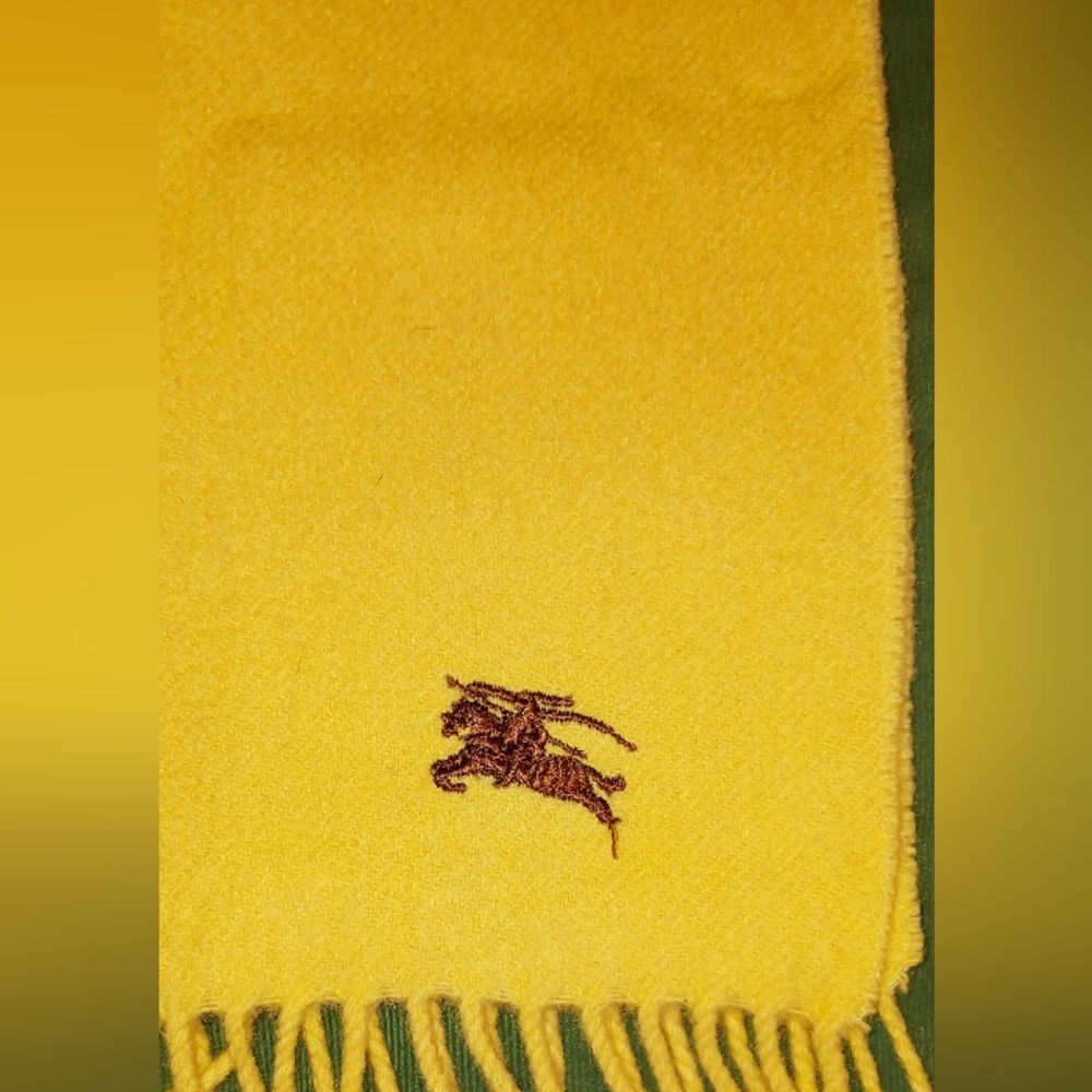 New 100% Cashmere Golden Color Authentic Burberry Scarf - Picture 3 of 4